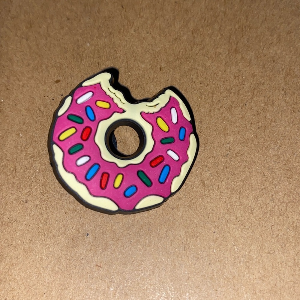 🐊6/$12🐊 Sprinkle Donut- Dunkin’ Donuts Croc Charm